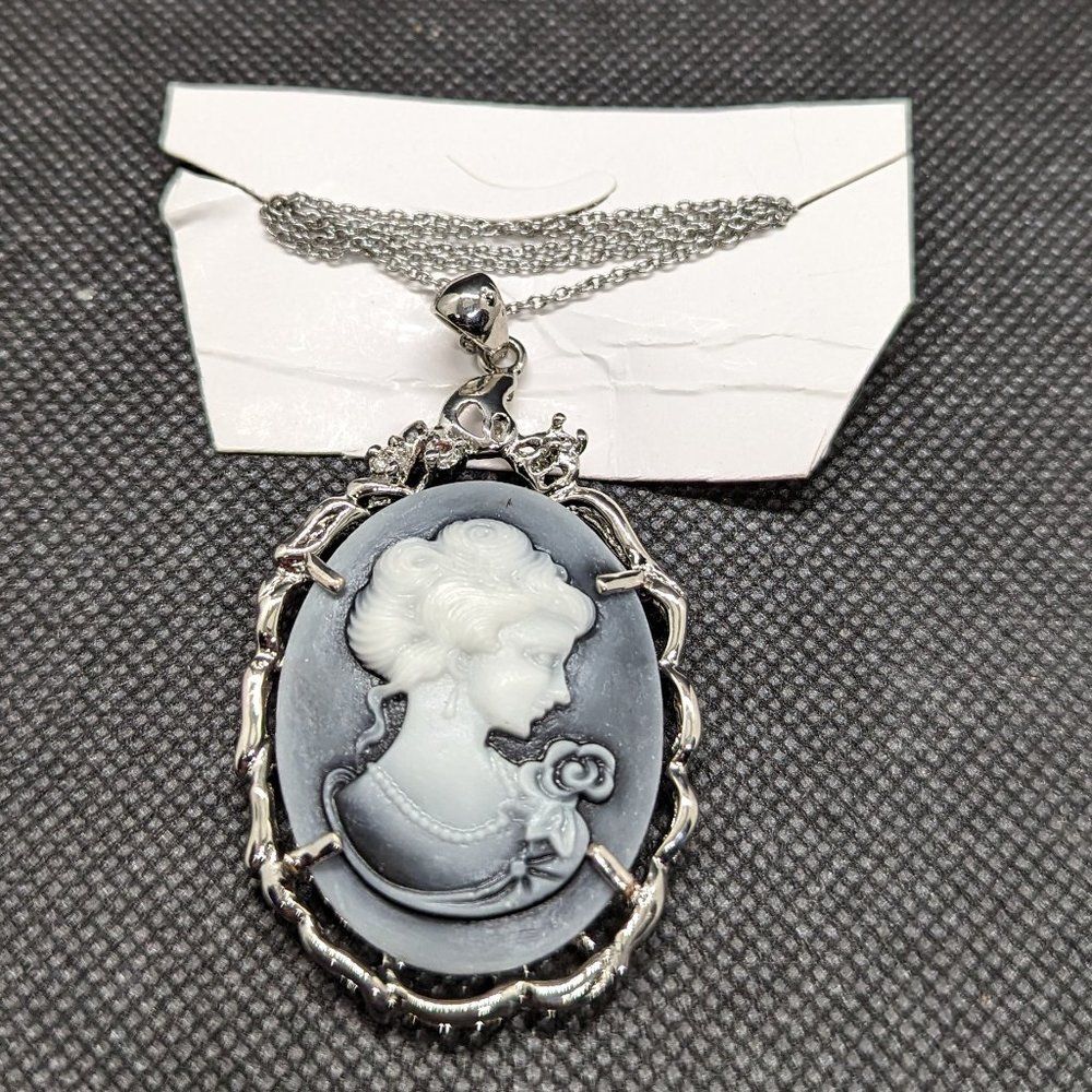 Black and blue resin cameo necklace new